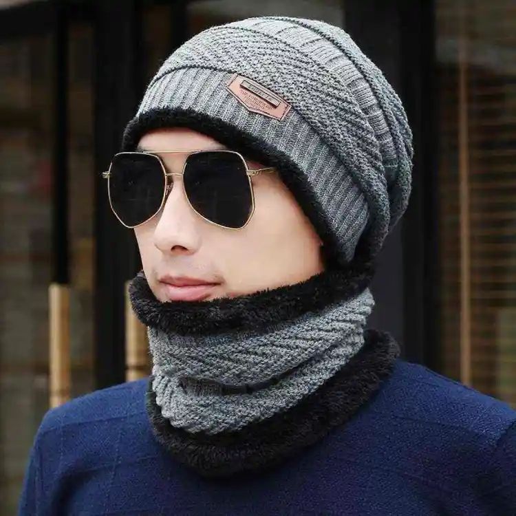 Stylish beanie and warmer